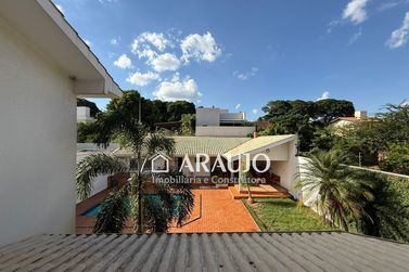 Sobrado &agrave; venda - 351m&sup2; - ZONA II