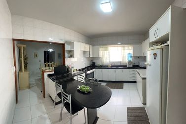 Casa para alugar - 241m&sup2; - Zona 1 A
