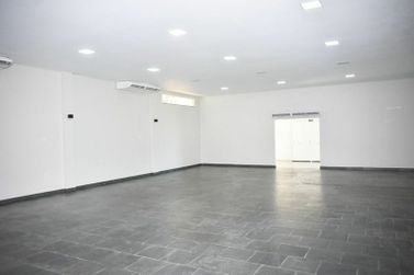 Ch&aacute;cara &agrave; venda - 10000m&sup2; - .