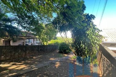 Terreno &agrave; venda - 364m&sup2; - Zona IV