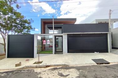 Casa &agrave; venda - 135m&sup2; - PARQUE RESIDENCIAL INTERLAGOS II