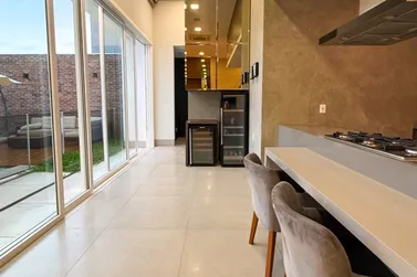 Casa &agrave; venda - 280m&sup2; - Zona VII