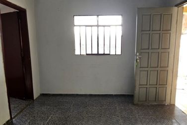 Casa &agrave; venda - 84m&sup2; - CONJUNTO RESIDENCIAL VINTE E SEIS D