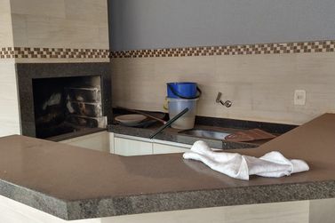 Casa para alugar - 100m&sup2; - Jardim Alphaville