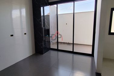 Casa &agrave; venda - 110m&sup2; - Jardim Veneza II