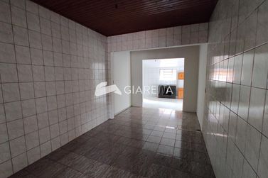 Casa &agrave; venda - 200m&sup2; - JARDIM SANTA MARIA