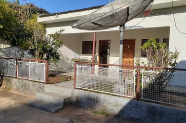 Casa &agrave; venda - 525m&sup2; - Jardim Tropical