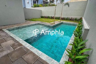 Casa &agrave; venda - 468m&sup2; - Regi&atilde;o do Lago