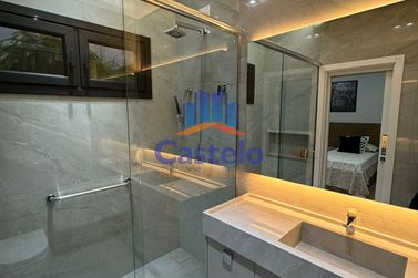 Casa &agrave; venda - 260m&sup2; - ZONA VII