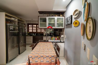 Sobrado &agrave; venda - 305m&sup2; - Zona VII