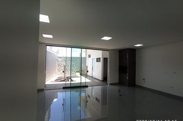 Sobrado &agrave; venda - 200m&sup2; - Jardim Tropical