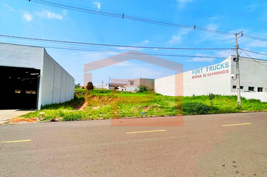 Terreno &agrave; venda - 615m&sup2; - Jardim  Santiago