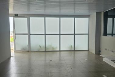 Sal&atilde;o Comercial para alugar - 386m&sup2; - Parque Residencial Interlagos