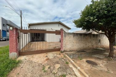 Casa &agrave; venda - 96m&sup2; - CONJUNTO RESIDENCIAL OURO PRETO