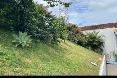 Ch&aacute;cara &agrave; venda - 270m&sup2; - Centro