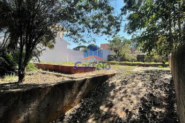 Terreno &agrave; venda - 560m&sup2; - Zona II