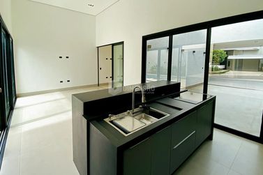 Casa &agrave; venda - 250m&sup2; - Condom&iacute;nio Mont Blanc