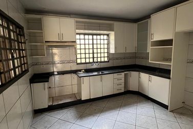 Casa para alugar - 100m&sup2; - Zona II
