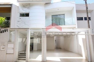 Sobrado &agrave; venda - 325m&sup2; - Zona II