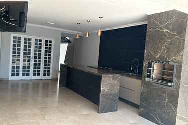 Sobrado &agrave; venda - 270m&sup2; - Zona II