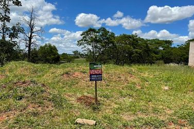 Terreno &agrave; venda - 246m&sup2; - Parque Metropolitano III
