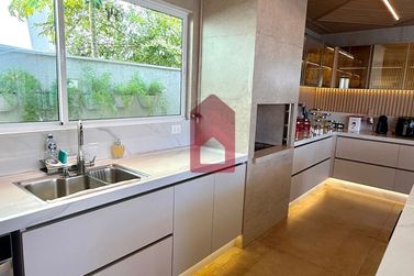 Casa &agrave; venda - 688m&sup2; - Condom&iacute;nio Residencial Soleil