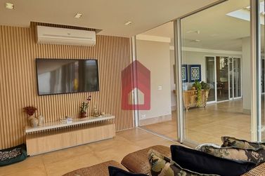 Casa &agrave; venda - 688m&sup2; - Condom&iacute;nio Residencial Soleil