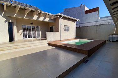 Casa &agrave; venda - 380m&sup2; - Zona I
