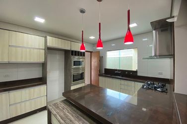 Casa &agrave; venda - 250m&sup2; - Zona II