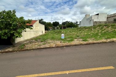 Terreno &agrave; venda - 214m&sup2; - JARDIM AEROPORTO