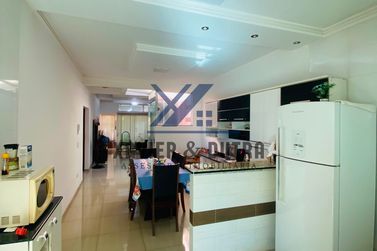 Casa &agrave; venda - 191m&sup2; - Pra&ccedil;a 7 de Setembro, Zona 05