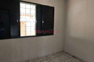 Casa &agrave; venda - 68m&sup2; - CONJUNTO RESIDENCIAL CORREGO LONGE