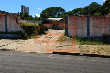 Terreno &agrave; venda - 521m&sup2; - Zona I