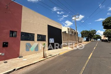 Sal&atilde;o Comercial para alugar - 200m&sup2; - Jardim Alphavile