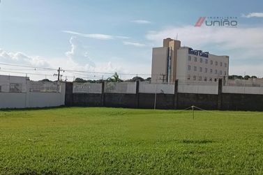 Terreno &agrave; venda - 892m&sup2; - Zona III