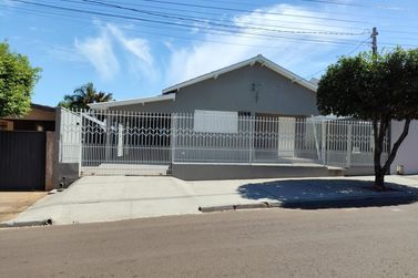 Casa &agrave; venda - 150m&sup2; - Centro