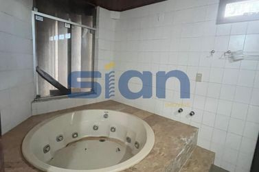 Apartamento para alugar - 270m&sup2; - Zona I