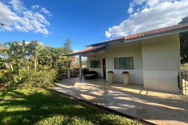 Ch&aacute;cara &agrave; venda - 