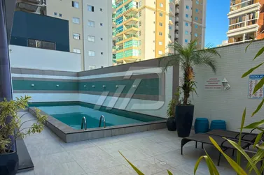 Apartamento &agrave; venda - 120m&sup2; - Meia Praia