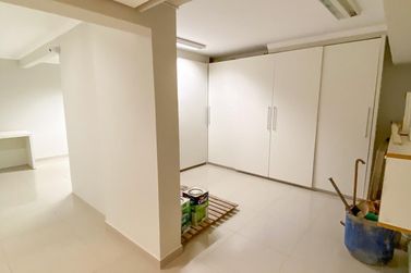 Sala Comercial &agrave; venda - 241m&sup2; - Zona I