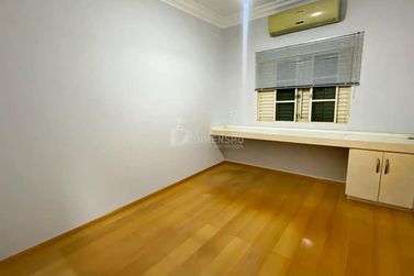 Casa &agrave; venda - 380m&sup2; - Zona I