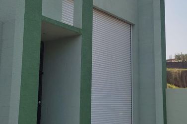 Sal&atilde;o Comercial &agrave; venda - 640m&sup2; - Zona Armazem