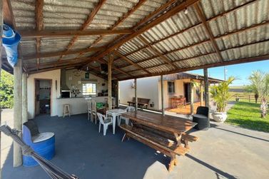 Ch&aacute;cara &agrave; venda - 