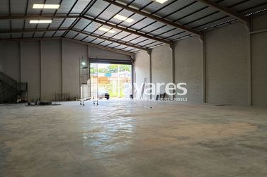 Sal&atilde;o Comercial para alugar - 1000m&sup2; - Parque Industrial II