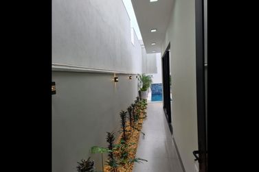 Casa &agrave; venda - 250m&sup2; - Conjunto Residencial Portal das &Aacute;guas