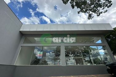 Sal&atilde;o Comercial para alugar - 486m&sup2; - ZONA III