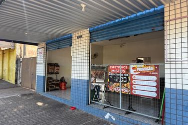 Sala Comercial &agrave; venda - 200m&sup2; - ZONA IV