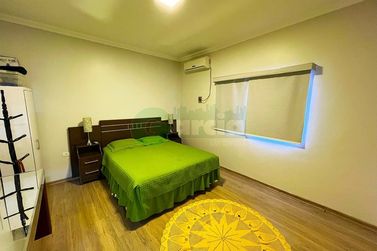 Casa &agrave; venda - 330m&sup2; - .