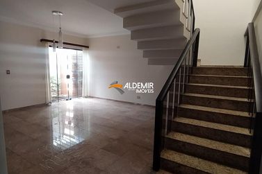 Sobrado &agrave; venda - 289m&sup2; - Zona Armaz&eacute;m