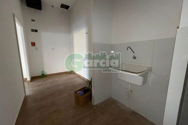 Sal&atilde;o Comercial para alugar - 166m&sup2; - Zona I